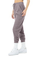 Load image into Gallery viewer, Alo Yoga XS Muse Sweatpant - Purple Dusk Heather
