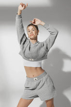 Load image into Gallery viewer, Alo Yoga SMALL Quilted Arena Boxing Short - Athletic Heather Grey
