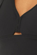 Load image into Gallery viewer, Alo Yoga SMALL United Long Bra - Black
