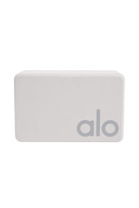 Alo Yoga Uplifting Yoga Block - Dove Grey/Silver
