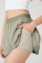 Load image into Gallery viewer, Alo Yoga XXS Varsity Tennis Skirt - Limestone
