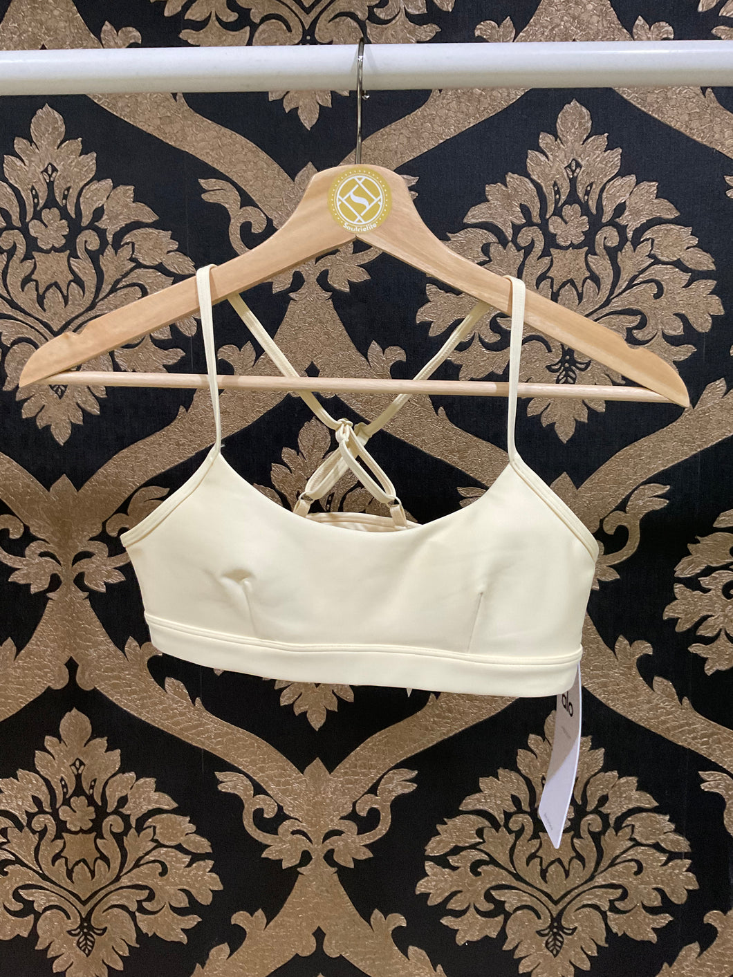 Alo Yoga SMALL Airlift Intrigue Bra - French Vanilla