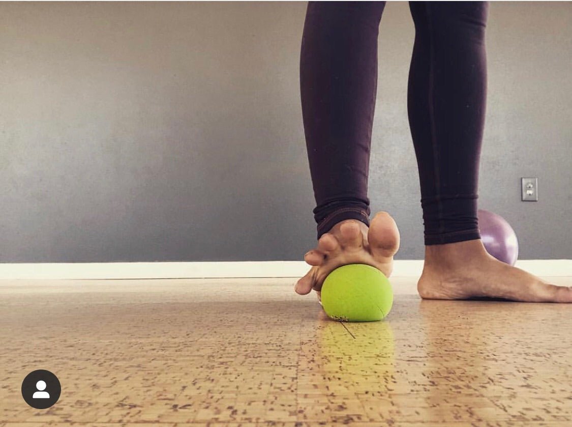 Sepasang Bola Terapi Yoga Tune Up dalam Tote - Hijau