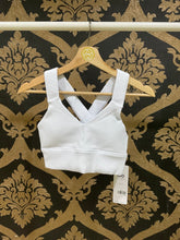 Load image into Gallery viewer, Alo Yoga XS Emulate Bra - White
