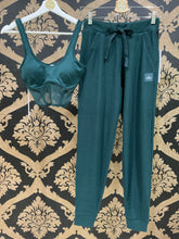 Load image into Gallery viewer, Alo Yoga XS Muse Sweatpant - Midnight Green
