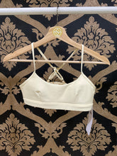 Load image into Gallery viewer, Alo Yoga XS Airlift Intrigue Bra - French Vanilla
