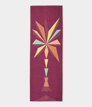 Load image into Gallery viewer, Manduka Yogitoes + Repreve 71&quot; Yoga Mat Towel - Palm Geo
